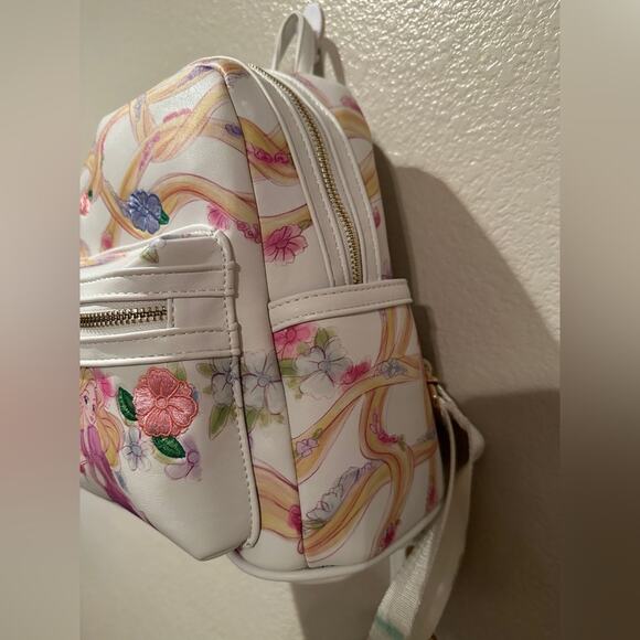 NWT Danielle Nicole x Disney Princess Rapunzel Tangled Pascal Flynn Backpack - Picture 3 of 7